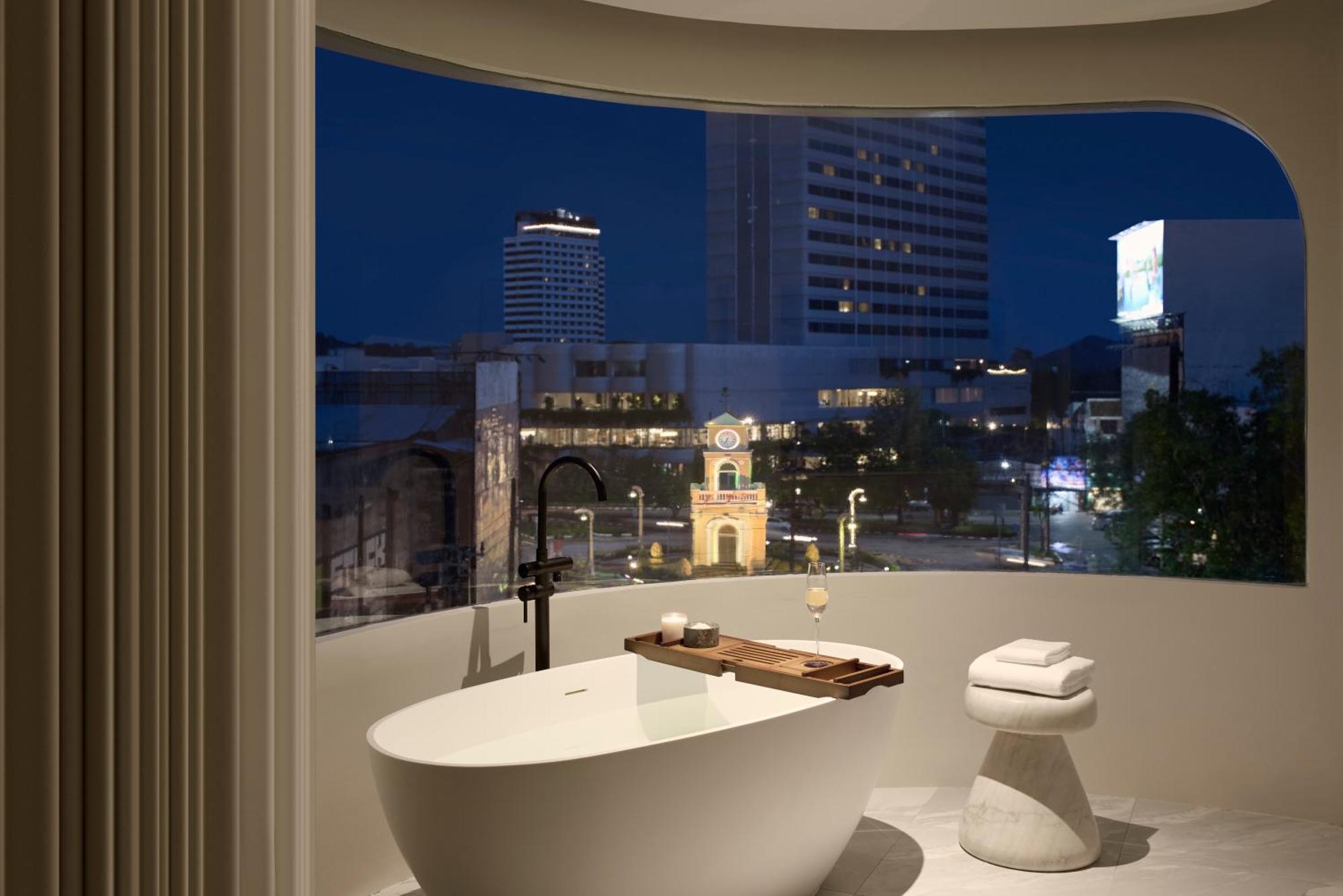 Отель Arco Phuket Town Экстерьер фото